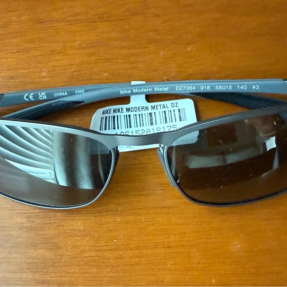 Nike Silver and Black Men's Sunglasses - Picture 3 of 4
